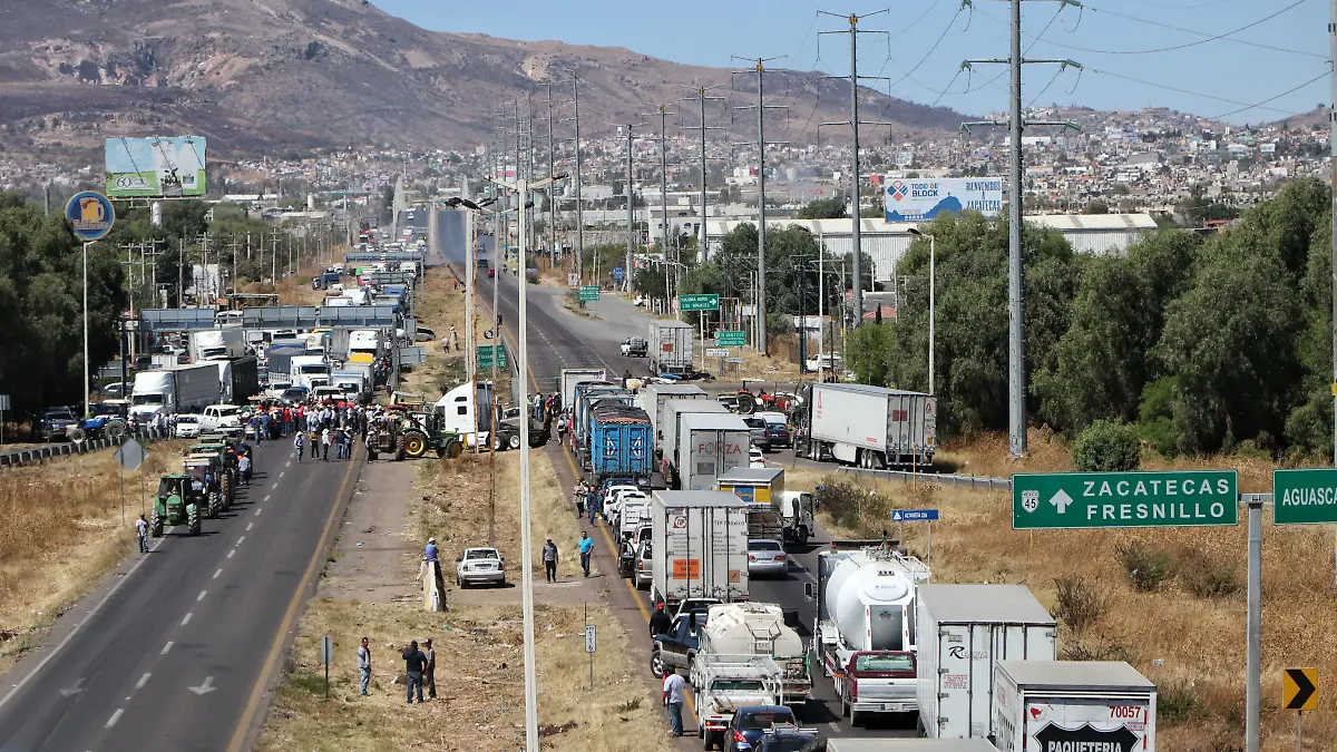 Protesta de productores carretera 45